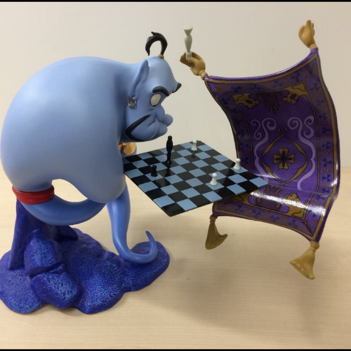 WDCC アラジン ジーニー&魔法のじゅうたん フィギュア チェス I WDCC アラジン ジーニー&魔法のじゅうたん フィギュア チェス I