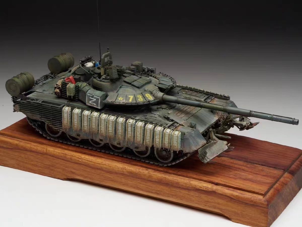 1/35 ロシア軍 T-80BVM 主力戦車 組立塗装済完成品_画像1