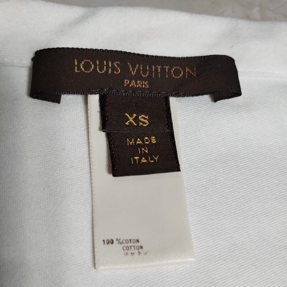 【 極極美品 】レア物　「LOUIS・VUITTON」 《ザッツLOVE》「LV」+「LOVE」アシンメトリービジューT シャツ 刺繍 コットン100% 　サイズ XS_画像5