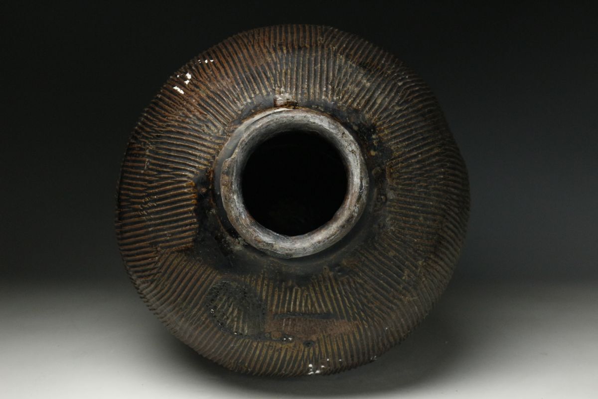 [LIG] China old . black .. eyes writing sake "hu" pot extra-large 50. shaoxingjiu era old . collector . warehouse goods [.W]23.12