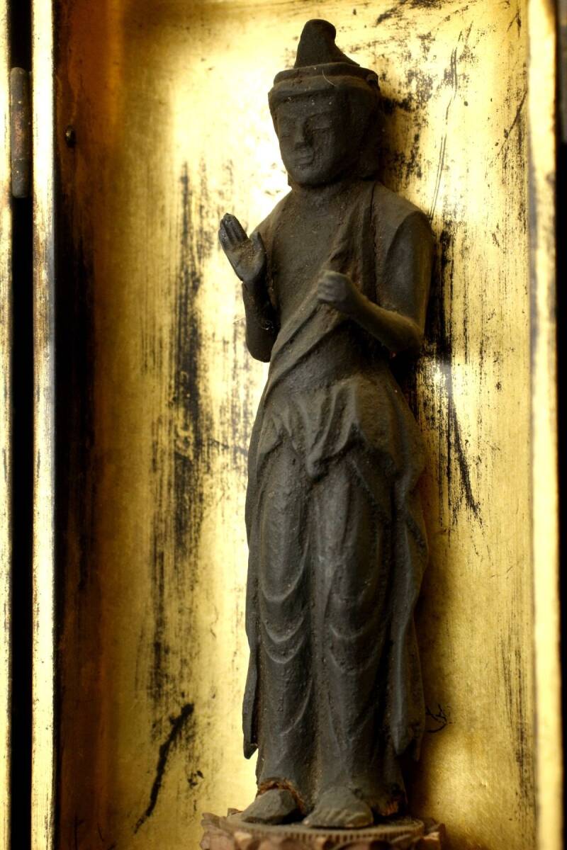【LIG】時代仏教美術 木彫 観音菩薩像 15㎝ 仏像 細密彫刻 厨子付 ③ [-QWO]24.4_画像3