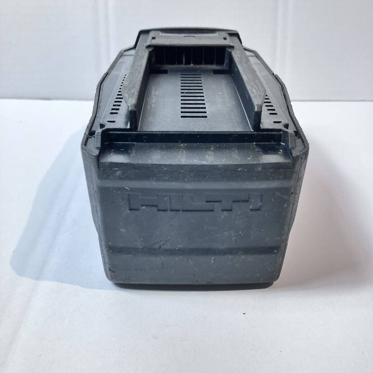 中古動作品 ヒルティ B36 5.2Ah 36V リチウムイオンバッテリー 動作OK_画像3