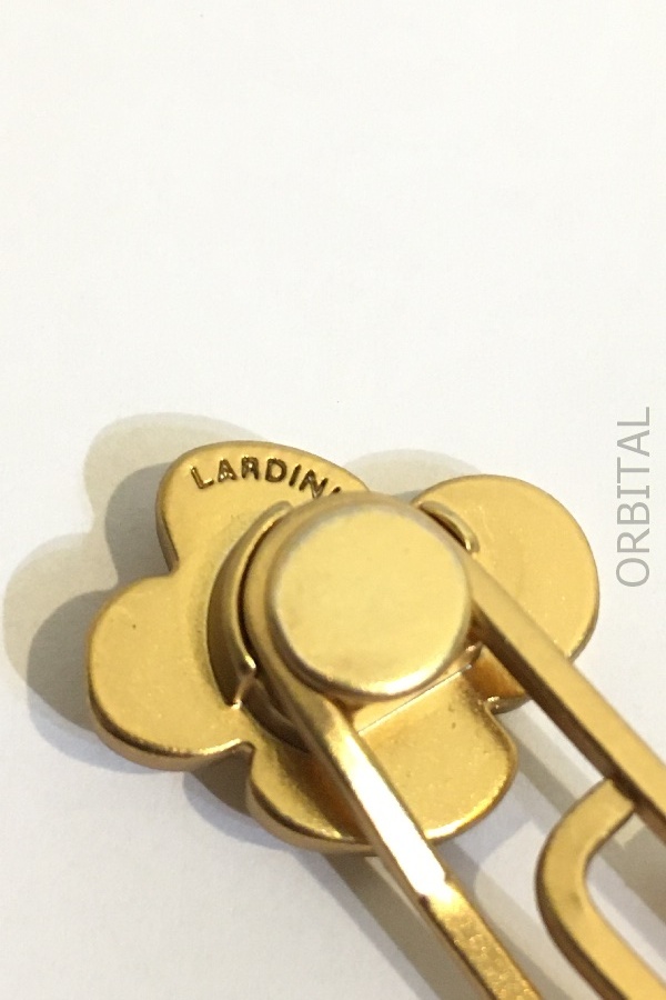 二子玉) LARDINI ラルディーニ 未使用 ラペルピン ブートニエール CNFLWPIN CNC323 メンズ ビジネス フラワー ゴールド_画像4