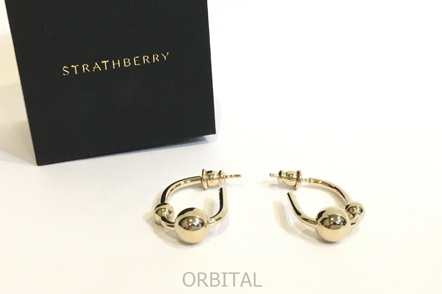 二子玉)ストラスベリー Strathberry 24SS 未使用 CRESCENT HOOP EARRINGS クレセントフープイヤリング ピアス 定価￥26,800-_画像1