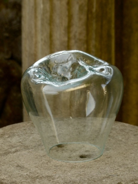 固まる直前の吹きガラスを流木の台座の上にのせ成型させたユニークな花瓶のみh16cm　金魚鉢、アクアリウム、テラリウム 0511a_画像9