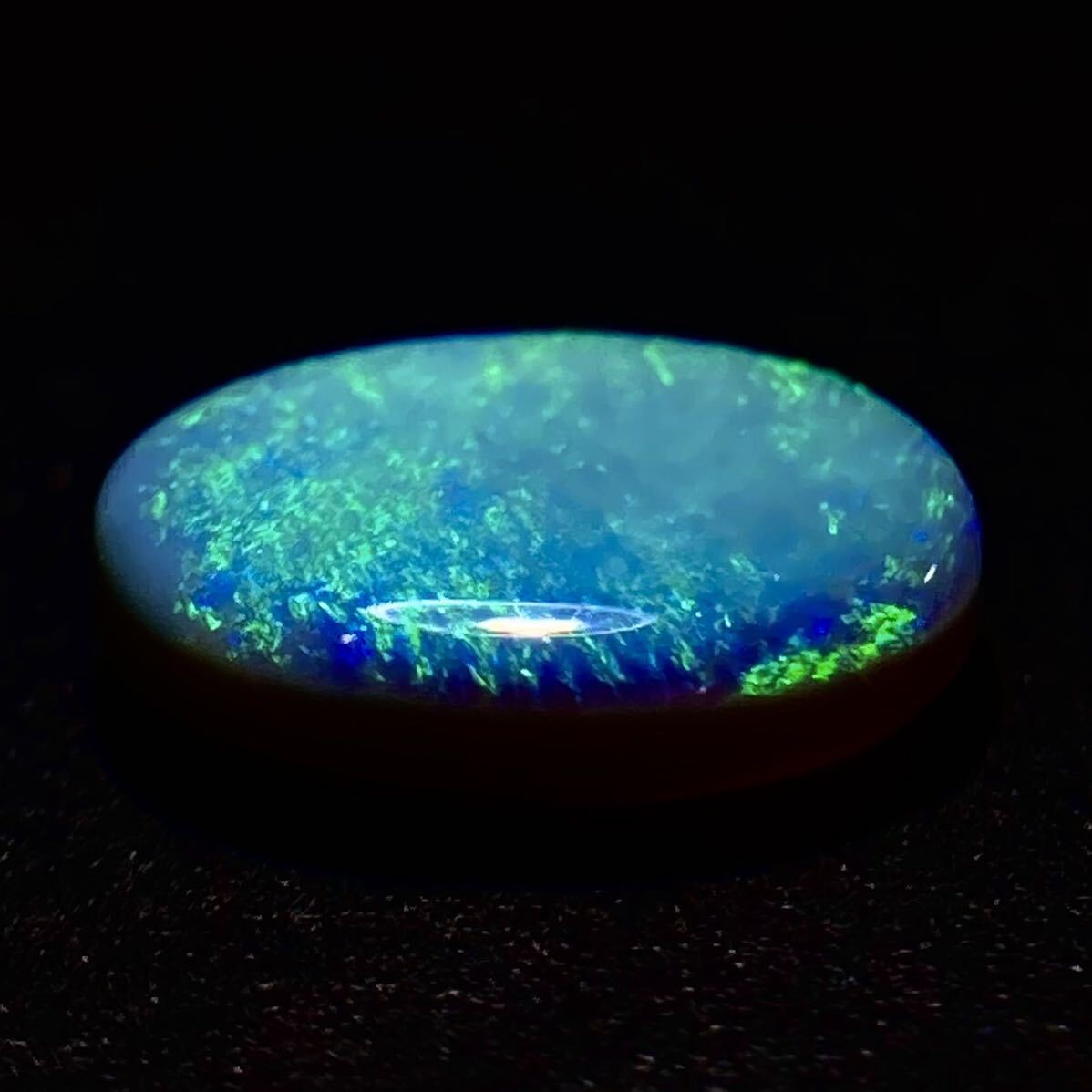 遊色効果!!◆天然ブラックオパール0.853ct◆m 約8.0×5.9×2.6mm ルース 裸石 宝石 ジュエリー jewelry opal _画像3