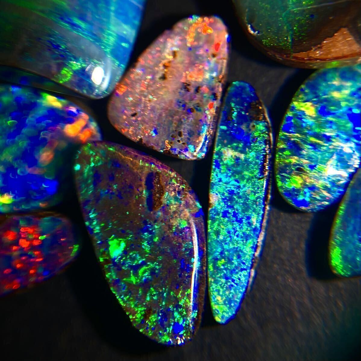 遊色効果!!◆天然ボルダーオパールおまとめ50ct◆m 重量約10g ルース 裸石 宝石 ジュエリー jewelry boulder opal 遊色 虹 ②_画像2