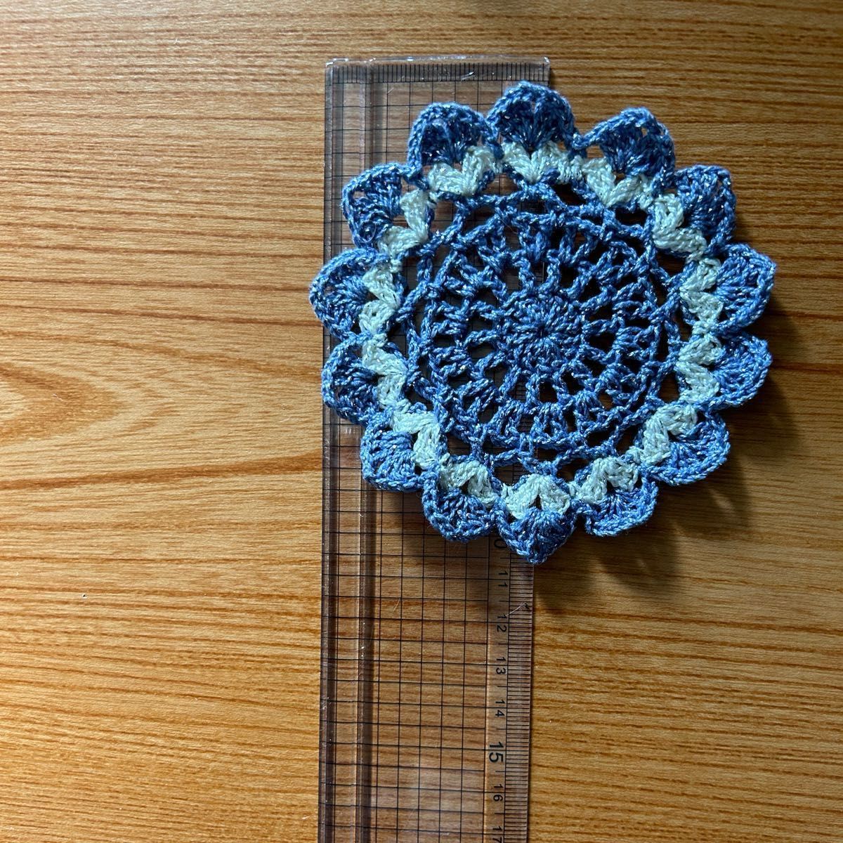 コースター2枚 ミニクロス 花飾り ヘイズブルー ハンドメイド コースター2枚 ミニクロス 花飾り ヘイズブルー ハンドメイド