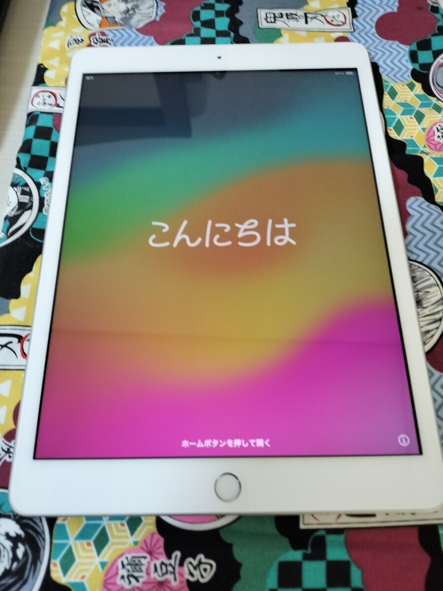 【中古】au iPad MYMJ2J/A（第８世代） メモリ32GB SIMロック解除済 ①_画像1