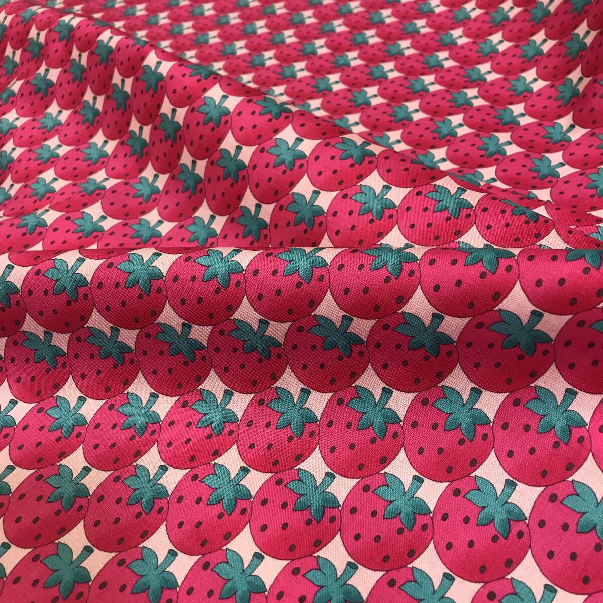 made in Japan 3m seven Berry strawberry pattern ④ pink Broad cloth is gire