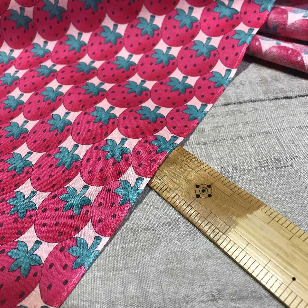  made in Japan 3m seven Berry strawberry pattern ④ pink Broad cloth is gire