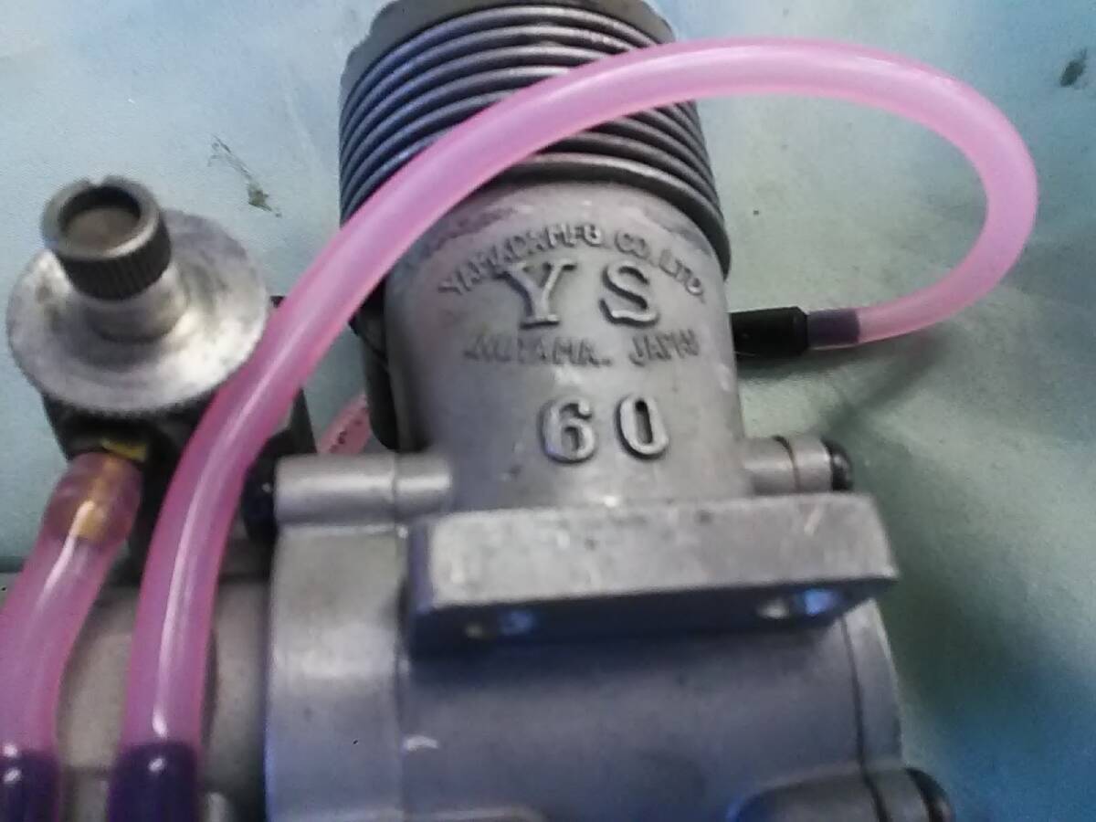 YSエンジン YS-60 2サイクル 圧縮有り マフラー付き 固着無し 未動作確認 ジャンクの画像6