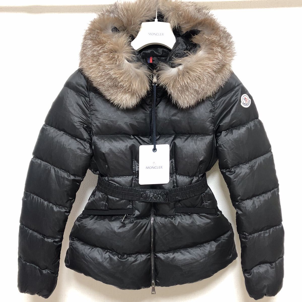 送料無料 未使用 MONCLER BOED ショートダウンジャケット 送料無料 未使用 MONCLER BOED ショートダウンジャケット