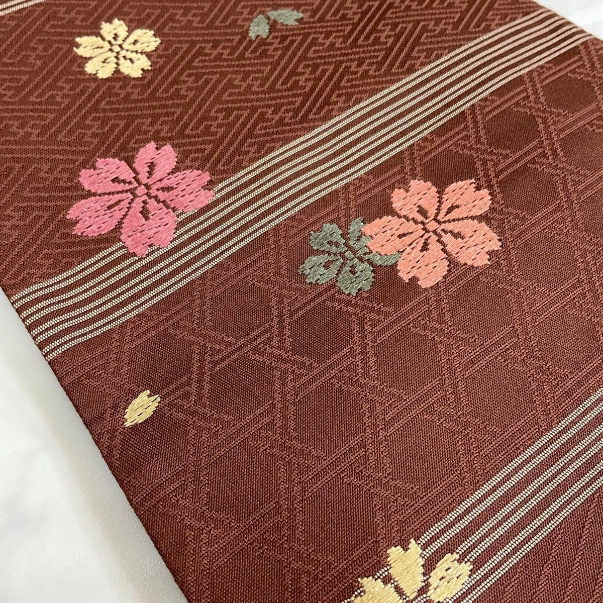 kimono+one 未使用同然 刺繍が素敵な半幅帯 正絹 刺繍 桜 kimono+one 未使用同然 刺繍が素敵な半幅帯 正絹 刺繍 桜