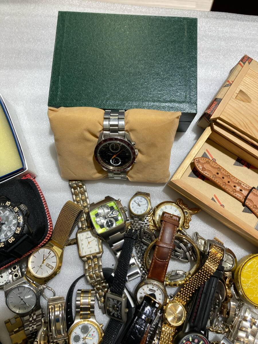 時計まとめ 日本メーカー 海外メーカー クォーツ 手巻き 腕時計 まとめ売り 現状渡し 動作未確認 ジャンク品 重量約3kg_画像2