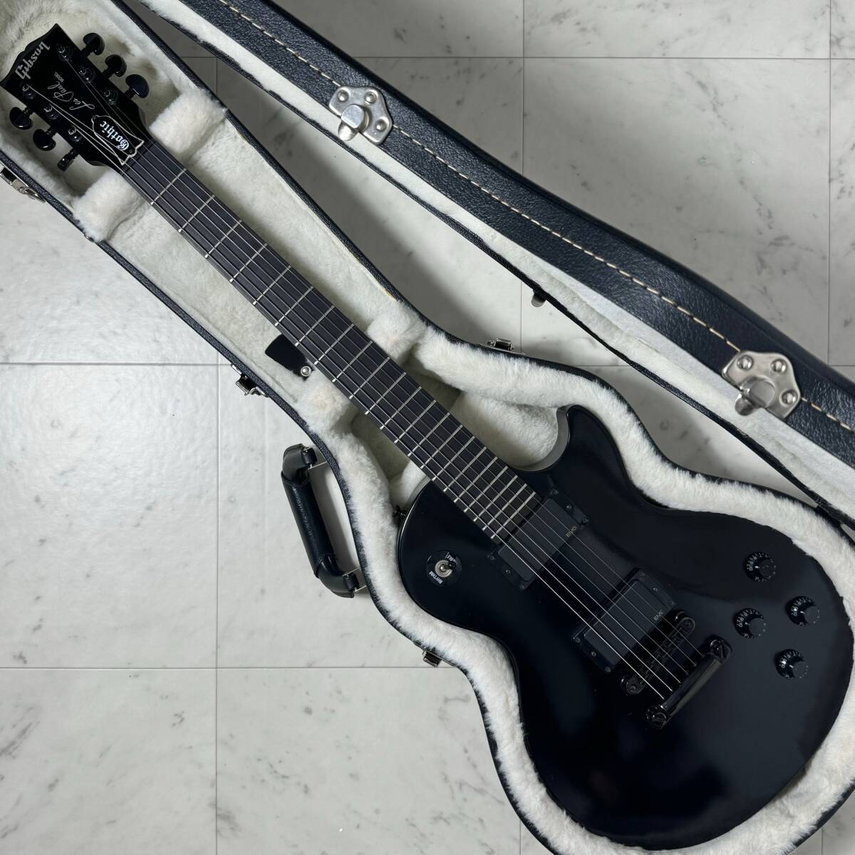 Yahoo!オークション - 希少 Gibson Les Paul Gothic II EMG 搭載 Yahoo!オークション - 希少 Gibson Les Paul Gothic II EMG 搭載