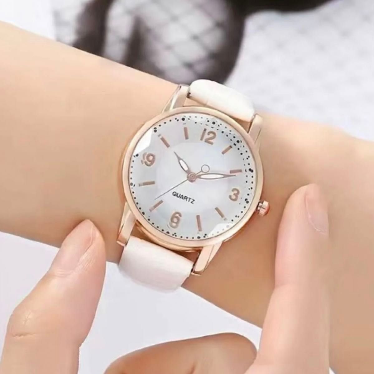 新品未使用　レディース腕時計 ホワイト　女性用　かわいい　おしゃれ　美人　モテ　女子力　プレゼント　ギフト　オフィス　アクセサリー