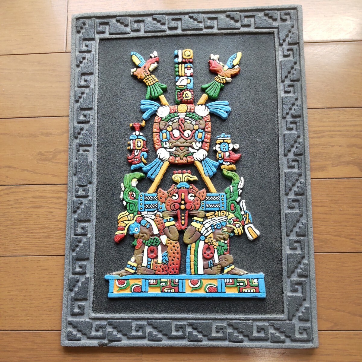 レリーフ　メキシコ　マヤ文明　アステカ　古代文明　祭神　神像　彩色凹凸面　装飾　壁掛け　48×33cm メキシコ製　ビンテージ_画像1