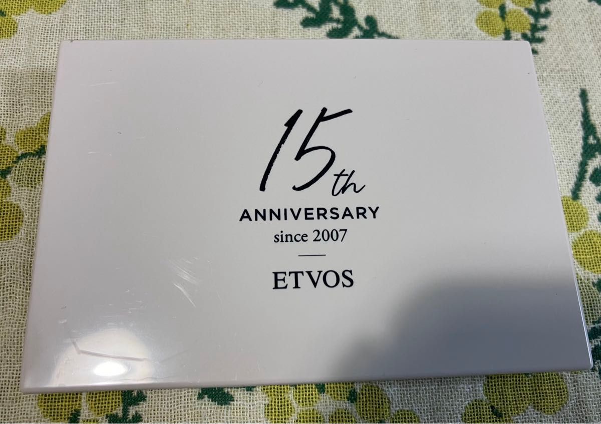 ETVOS エトヴォス 15thアニバーサリー ミネラルアイ＆チークカラーパレット　パワーオブエトヴォス