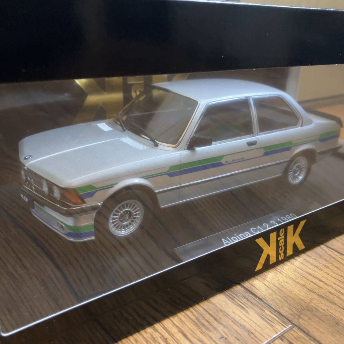 KK-scale 1/18 BMW Alpina C1 2.3 E21 1980(シルバー×グリーン×ブルー) [KKDC181172] アルピナ　ミニカー_画像3