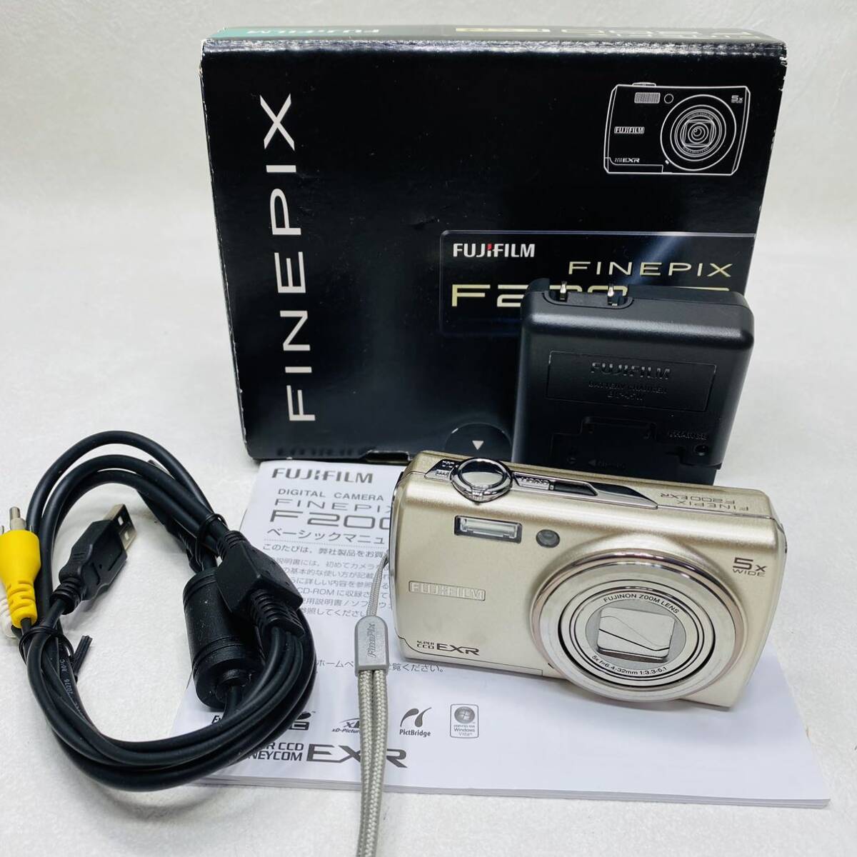 美品！動作確認済！デジタルカメラ FUJIFILM Finepix F200 EXRの画像1