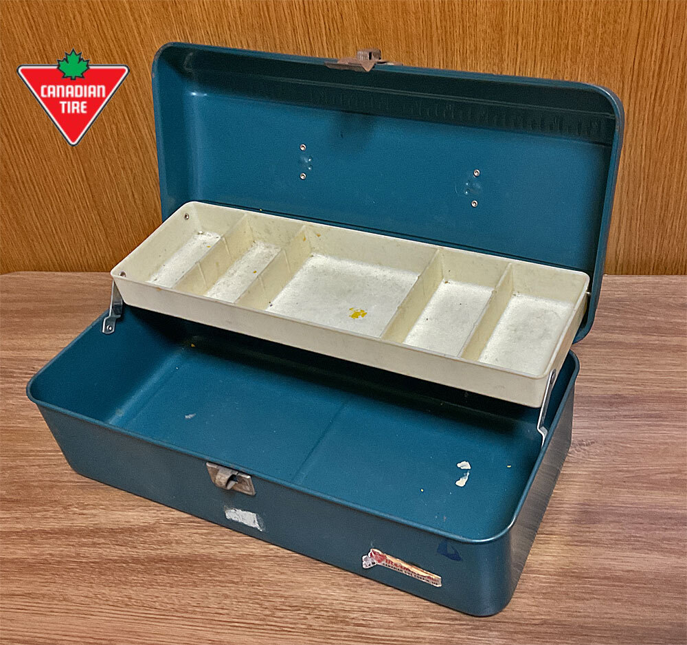 【希少】　ビンテージ品　タックルボックス（釣り道具入れ）　工具箱・ランチボックスにも使用可能　スチール製　1960年代　カナダ_画像6