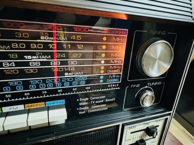 Ray mond RAY 1900 アンティークラジオ AM/FM ガリ有 綺麗ですの画像8