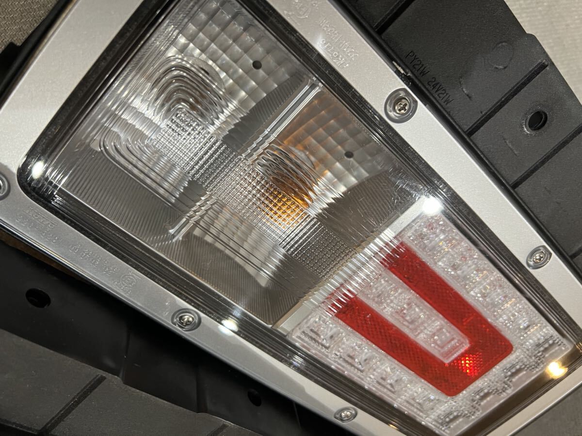 HINO 日野 プロフィア テールランプ LED の画像2