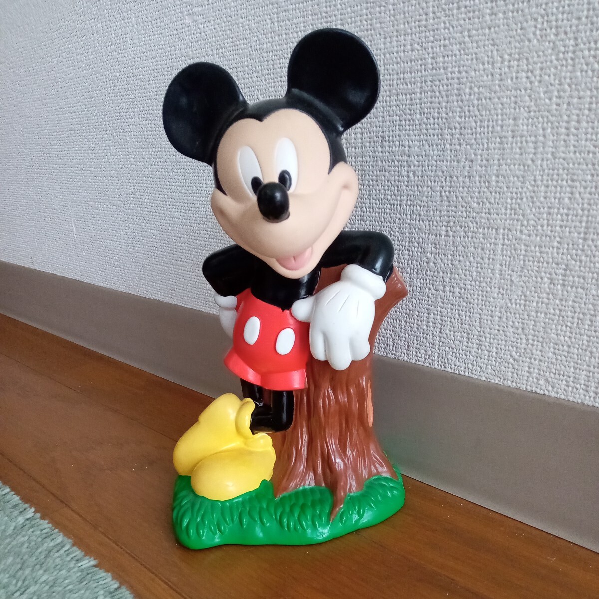 ディズニー ミッキーマウス 貯金箱 ソフビの画像1