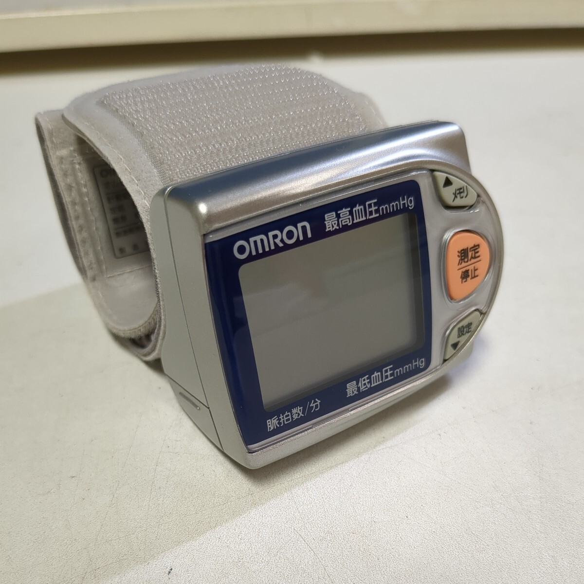 5154　オムロン　手首式血圧計　デジタル自動血圧計　新品　_画像2