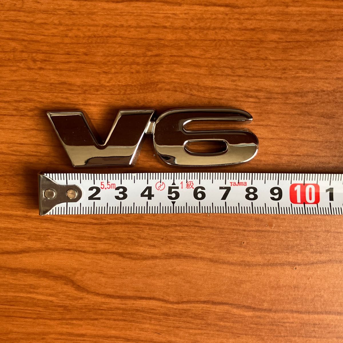 V6 エンブレム ３Ｄメタル 車のステッカー エンブレムバッジデカール トラック、SUV、RV、小型オートバイ 1個