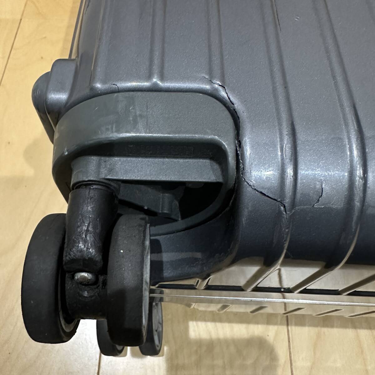 RIMOWA RIMBO リモワ リンボ グレー 灰色 スーツケース キャリーケース TSAロック 4輪 34L 892.52_画像8