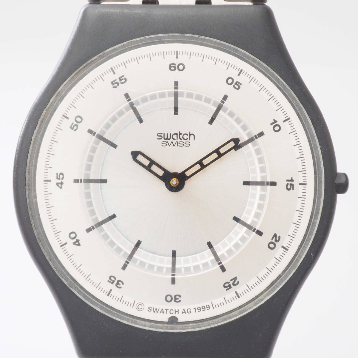 スウォッチ 951 5.8×1.6 1.55V Swatch SWISS クォーツ ブラック×シルバー文字盤 メンズ 男性 腕時計[Pa1548-BL8_画像1
