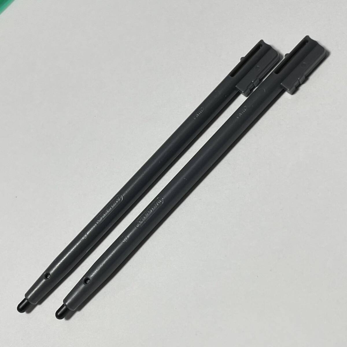 美品 純正品 ニンテンドーDS専用タッチストラップ(NTR-009) ＋ タッチペン(NTR-004) 2本 セット (初代DS/Nintendo/hand strap/stylus)