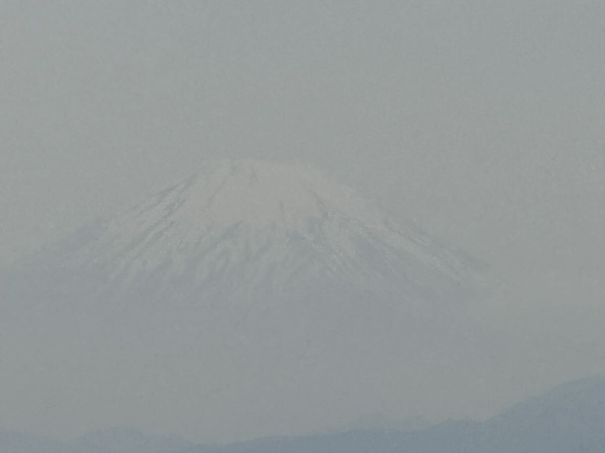【相互評価最速5分】 曇りの日の富士山　(横浜で撮影) 相互評価　評価回復　入札制限、評価制限なし_画像1