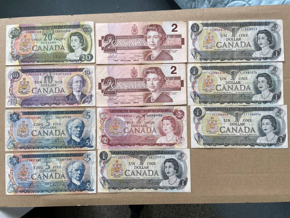 * зарубежный банкноты [ Canada банкноты различный 11 листов, общая сумма 50 доллар :20 доллар .1 листов,10 доллар .1 листов,5 доллар .2 листов,2 доллар .3 листов,1 доллар .4 листов ] старый банкноты M510