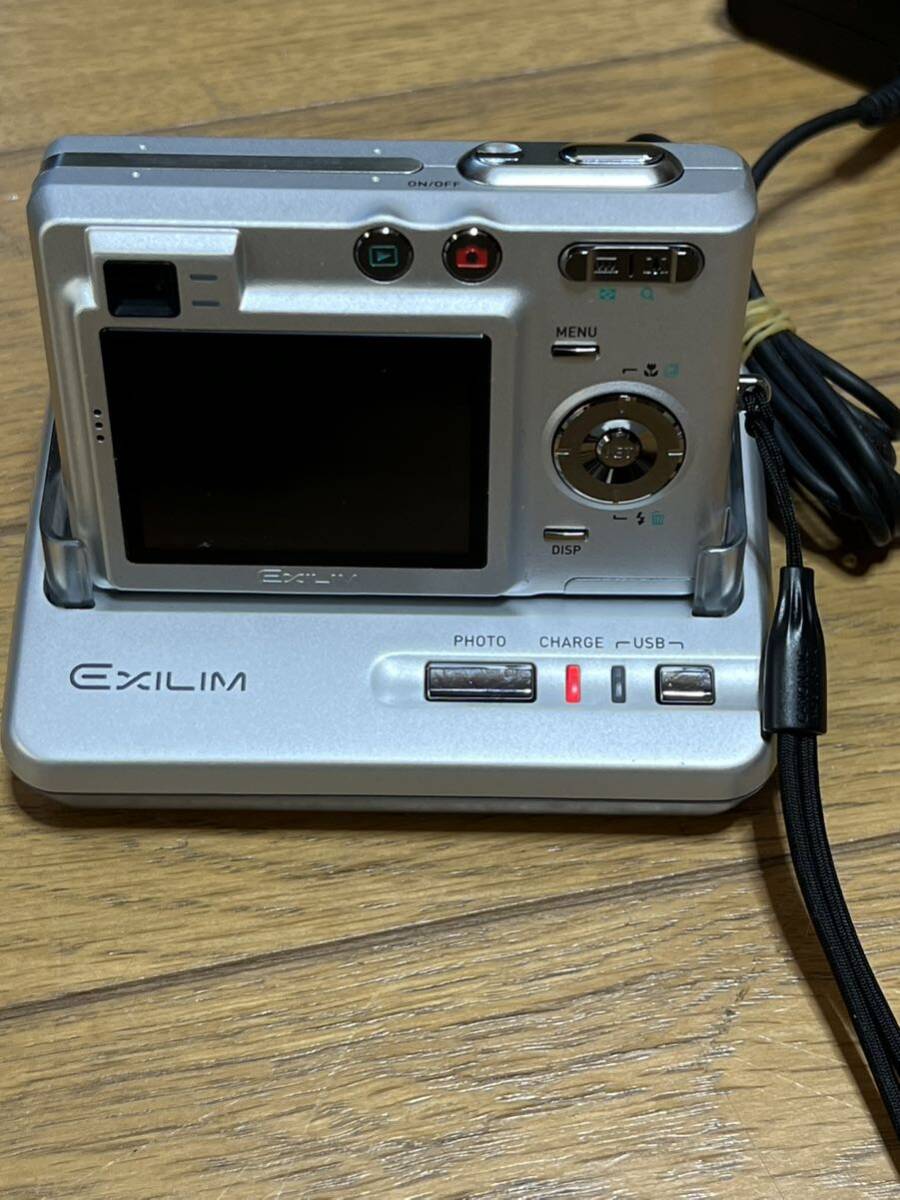 CASIO カシオ EXILIM EX-Z30 デジタルカメラ 充電器＋バッテリー付き　動作品_画像1