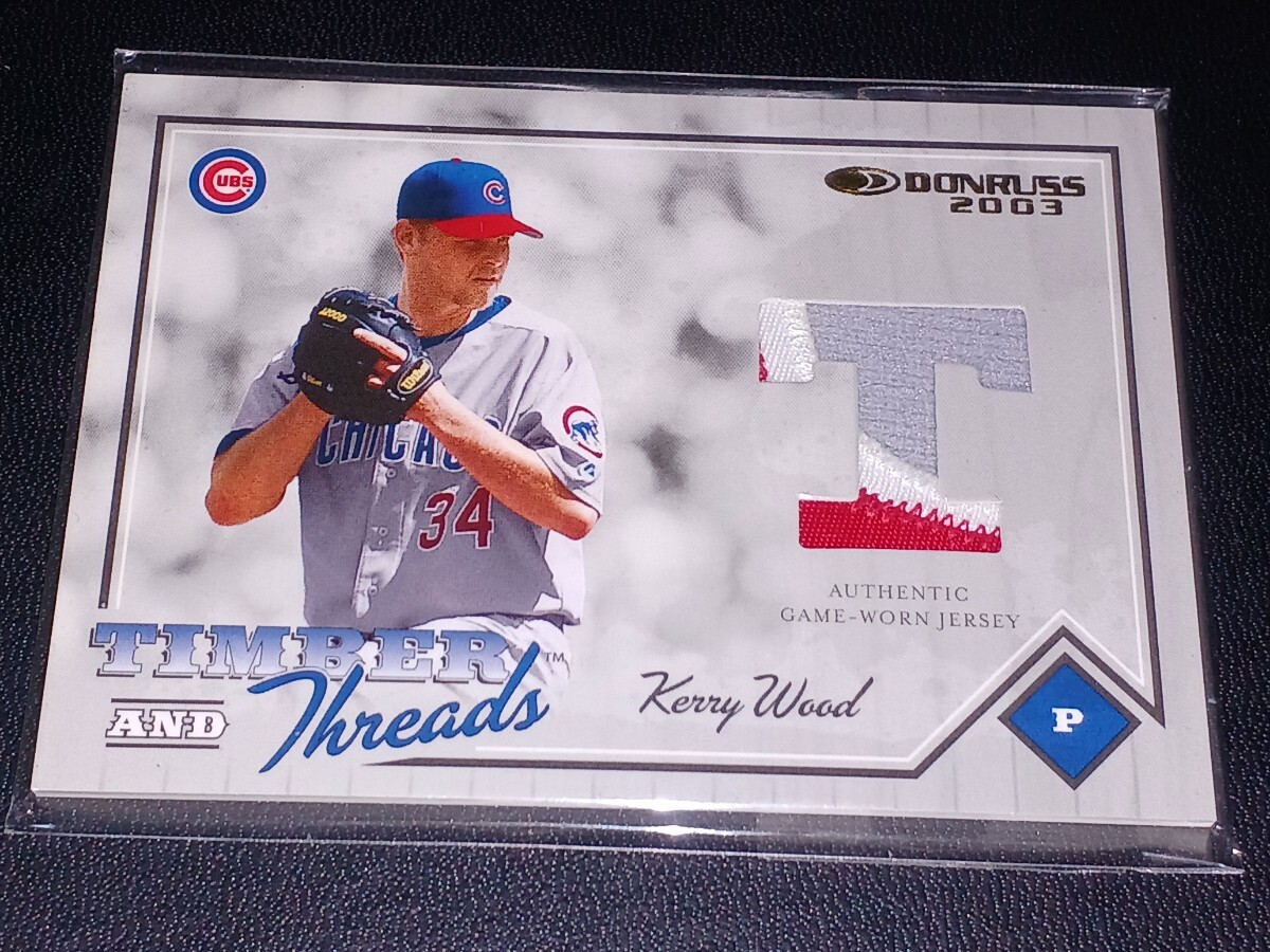 2003 Donruss Timber and Threads Kerry Wood Game-worn Jersey /200 カブス　ケリー・ウッド　パッチカード_画像1