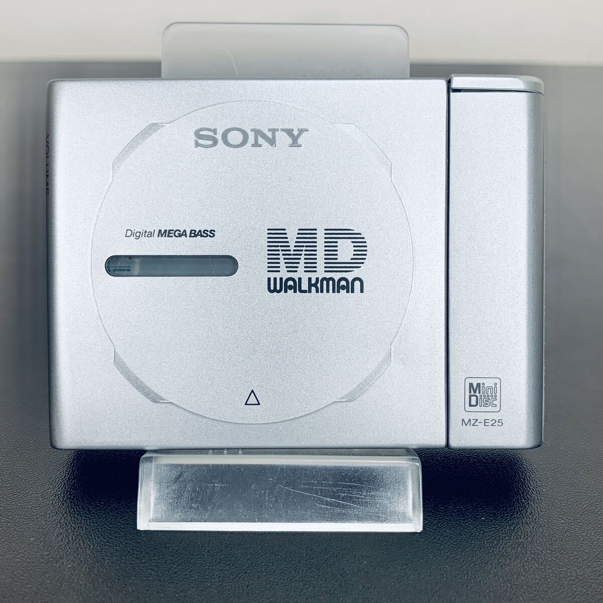 SONY MDウォークマンMZ-E25 乾電池駆動WALKMAN リモコン付き動作 SONY MDウォークマンMZ-E25 乾電池駆動WALKMAN リモコン付き動作