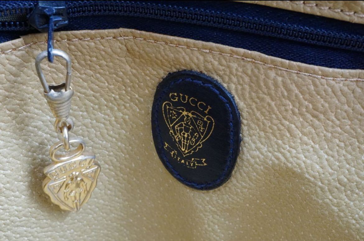 1 иен ~ GUCCI Old Gucci Vintage ручная сумочка большая сумка GGs шкив mPVC кожа темно-синий темно-синий Gold металлические принадлежности 