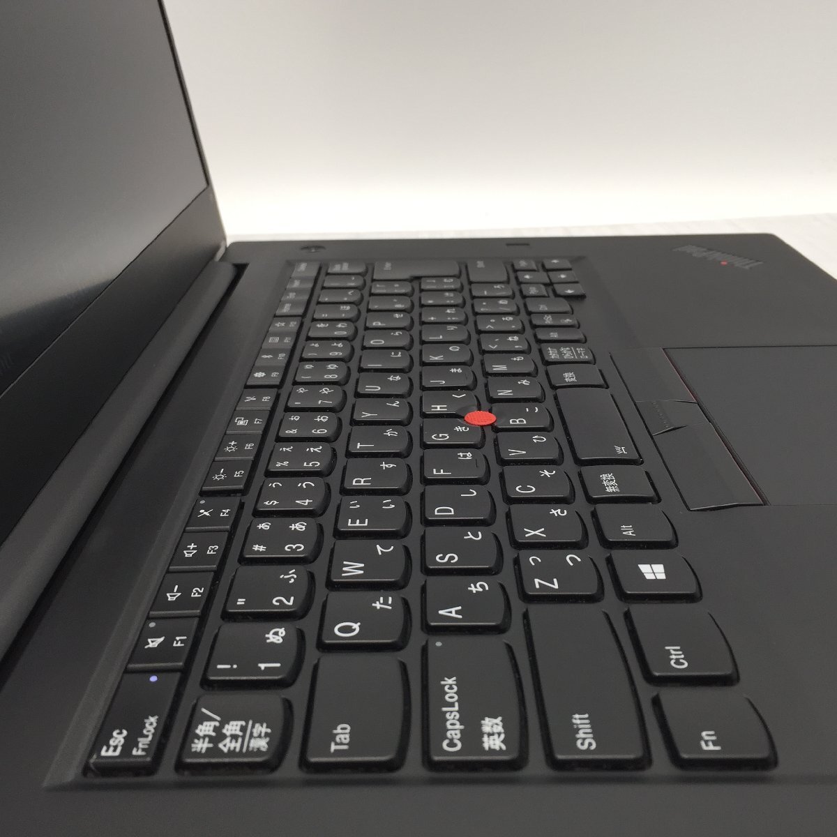 Lenovo ThinkPad P1 20QU-S2UN00 Intel Xeon E-2276M 2.80GHz/32GB/512GB(NVMe) (B0712)