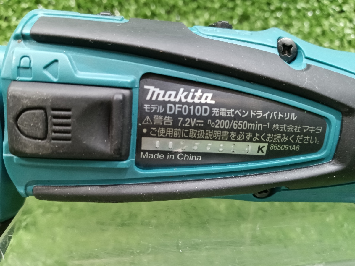 中古 makita マキタ 7.2V 充電式 ペンドライバドリル 1.0Ah バッテリー 2個 充電器 セット DF010DS_画像4
