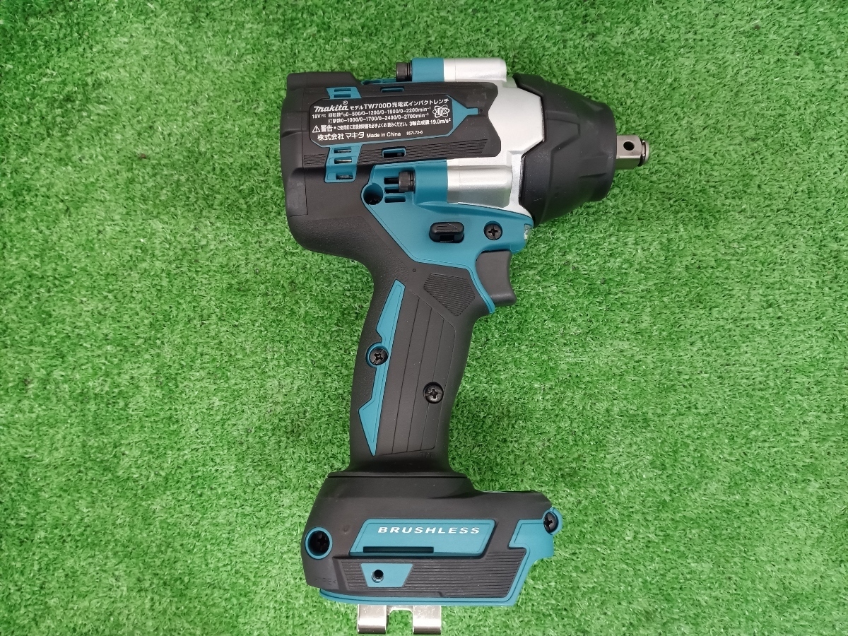 未使用品 makita マキタ 18V 充電式インパクトレンチ 6.0Ah バッテリー 2個 充電器 付 TW700DRGX_画像3