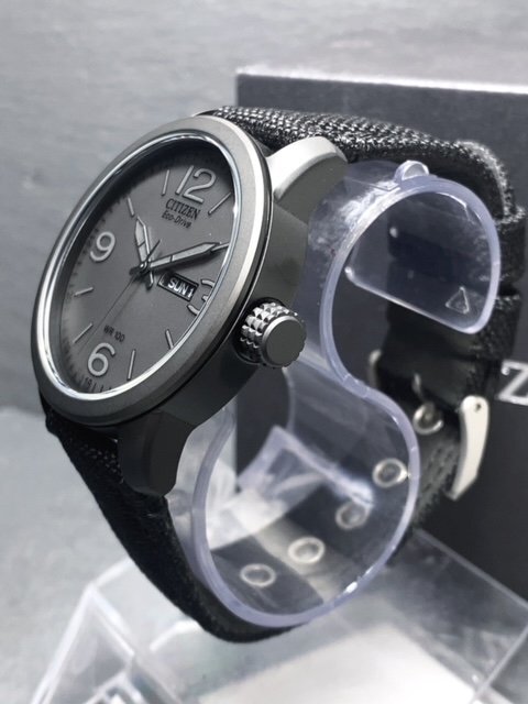 新品 腕時計 正規品 シチズン CITIZEN Eco-Drive エコドライブ 電池交換不要 アナログ カレンダー キャンバスベルト 防水 オールブラック_画像4