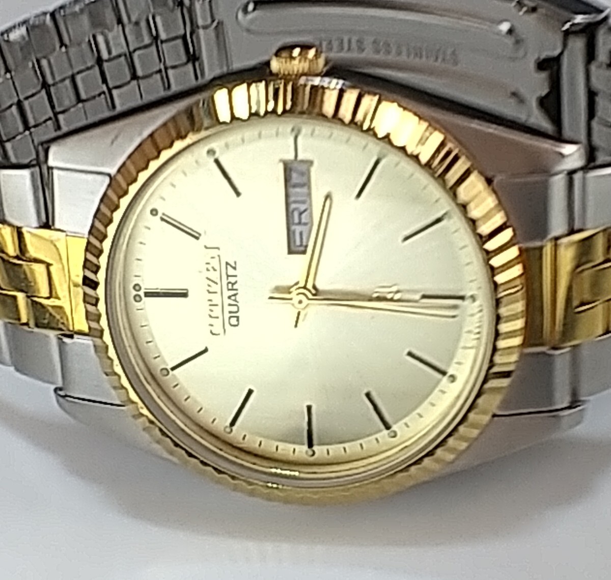 腕時計 CITIZEN QUARTZ 3801-289463KT ゴールド盤 純正バンド 電池交換済_画像1