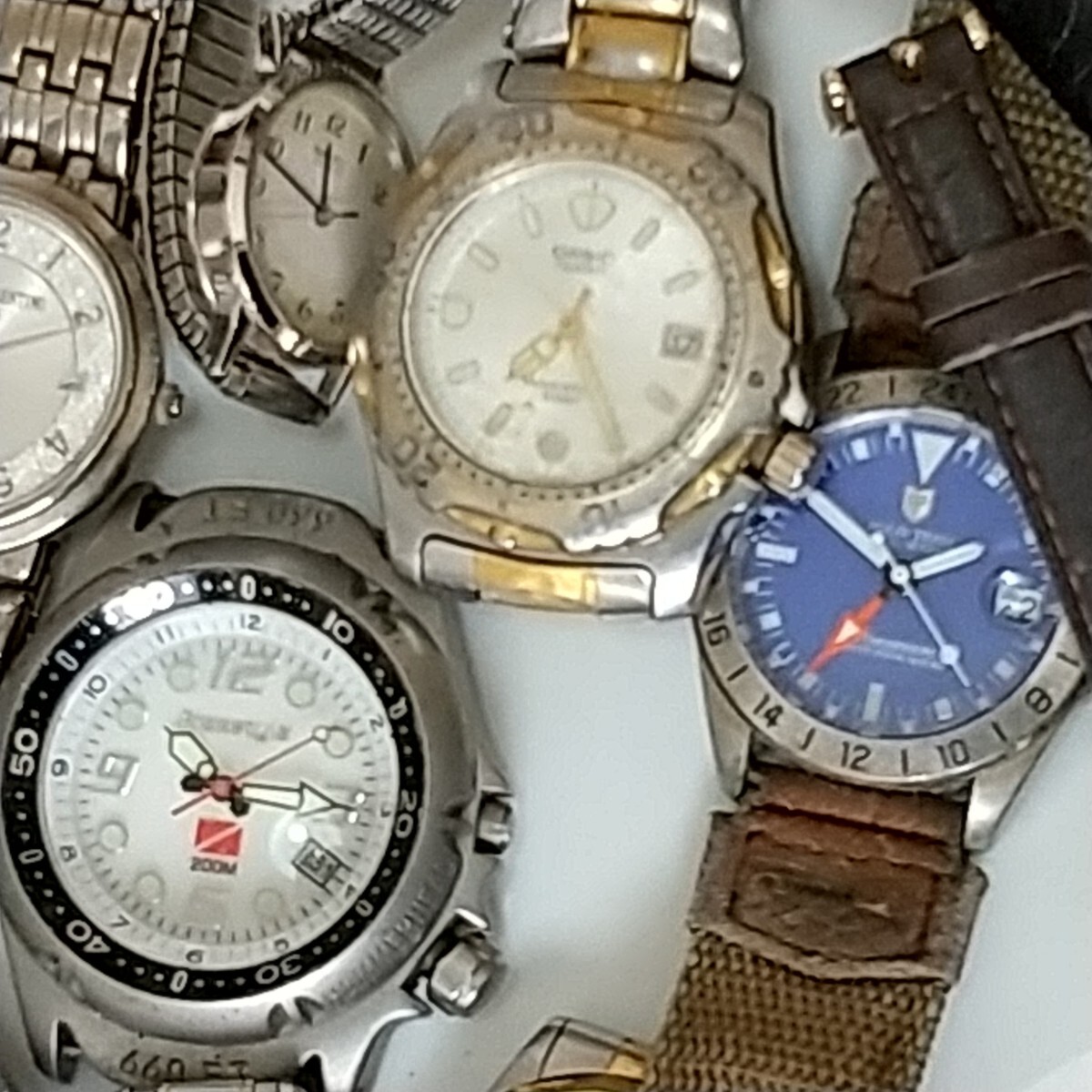 ジャンク 腕時計 SEIKO CHRONO 7T92 5 ACTUS SS ALBA SOLAR V147, RADO, BULOVA, SWATCH, CASIO World Time ,他 計70個 まとめての画像7