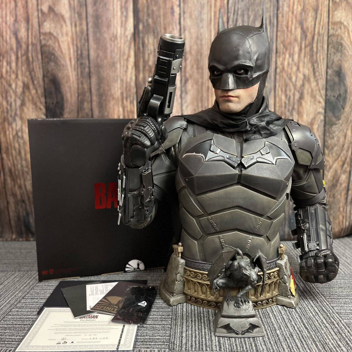 InfinityStudio Batman life size bust Limited Edition 500PCS THE BATMAN 1/1 scale 037/500 Robert * putty .nson