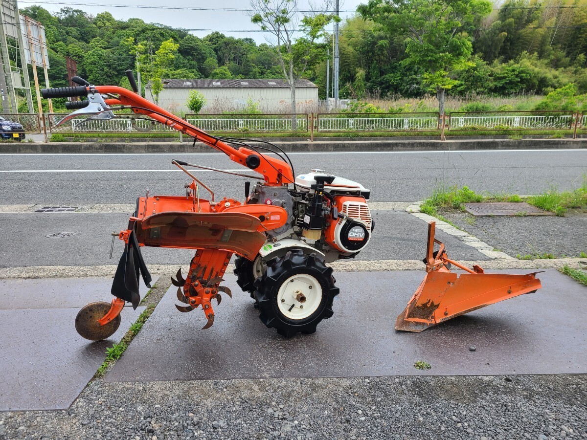 ☆クボタ KUBOTA・T1-60S☆始動・動作確認済み☆大阪発・引き取り大歓迎☆※爪要交換・タイヤひび割れ有り☆即決で落札された方サービス有_画像2