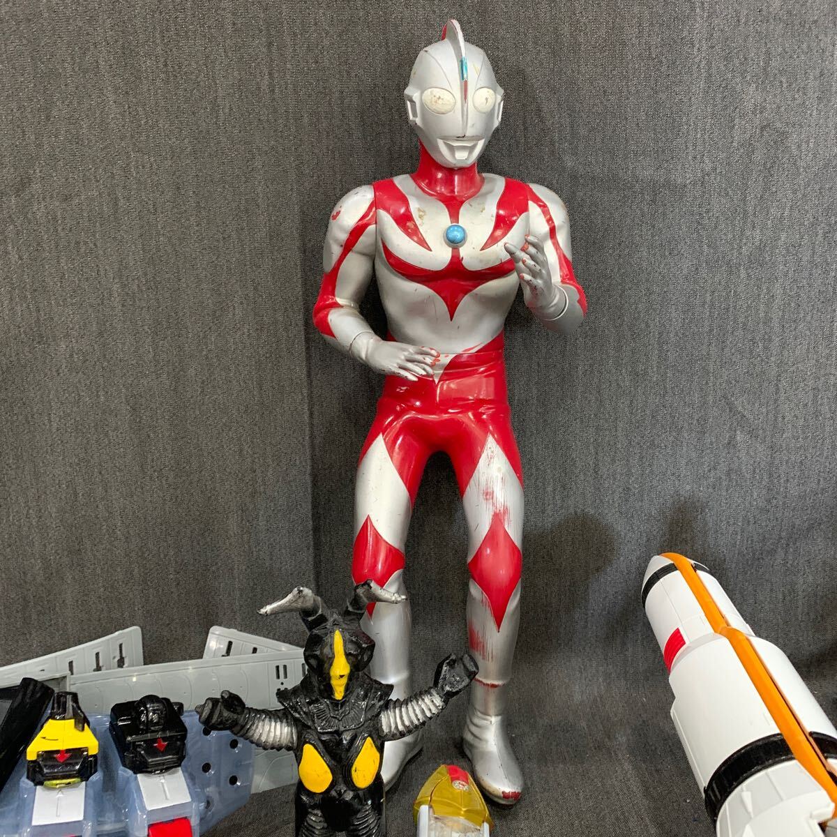 ［まとめ売り］戦隊シリーズ ウルトラマン　仮面ライダーフォーゼ　変身ベルト　仮面ライダーキバ　男の子おもちゃ　大量セット　ゆ_画像2