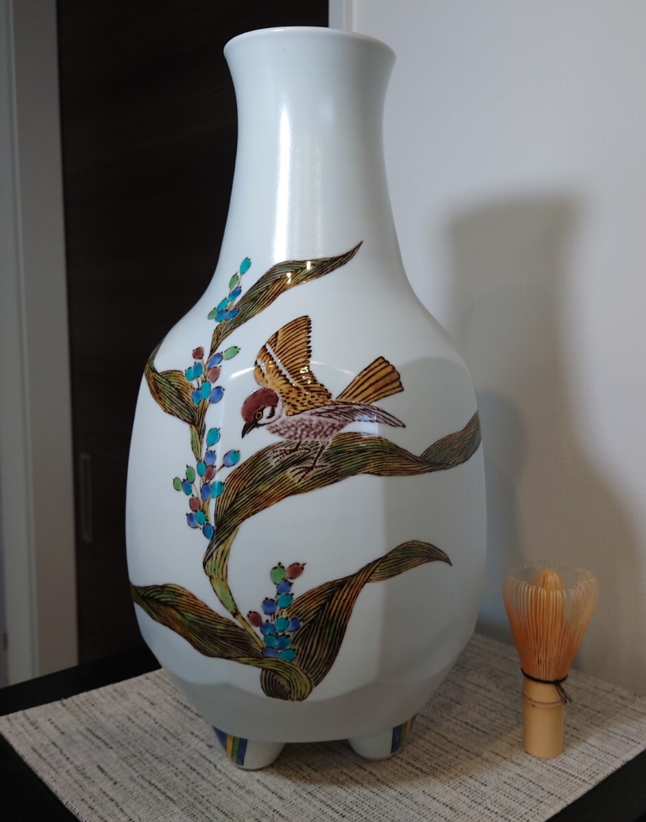 影山明志 作　笠間焼　色絵 雀数珠玉紋 三足壷　花瓶　高約40cm　日本工芸会正会員　共箱　共布　師:藤本能道_画像1